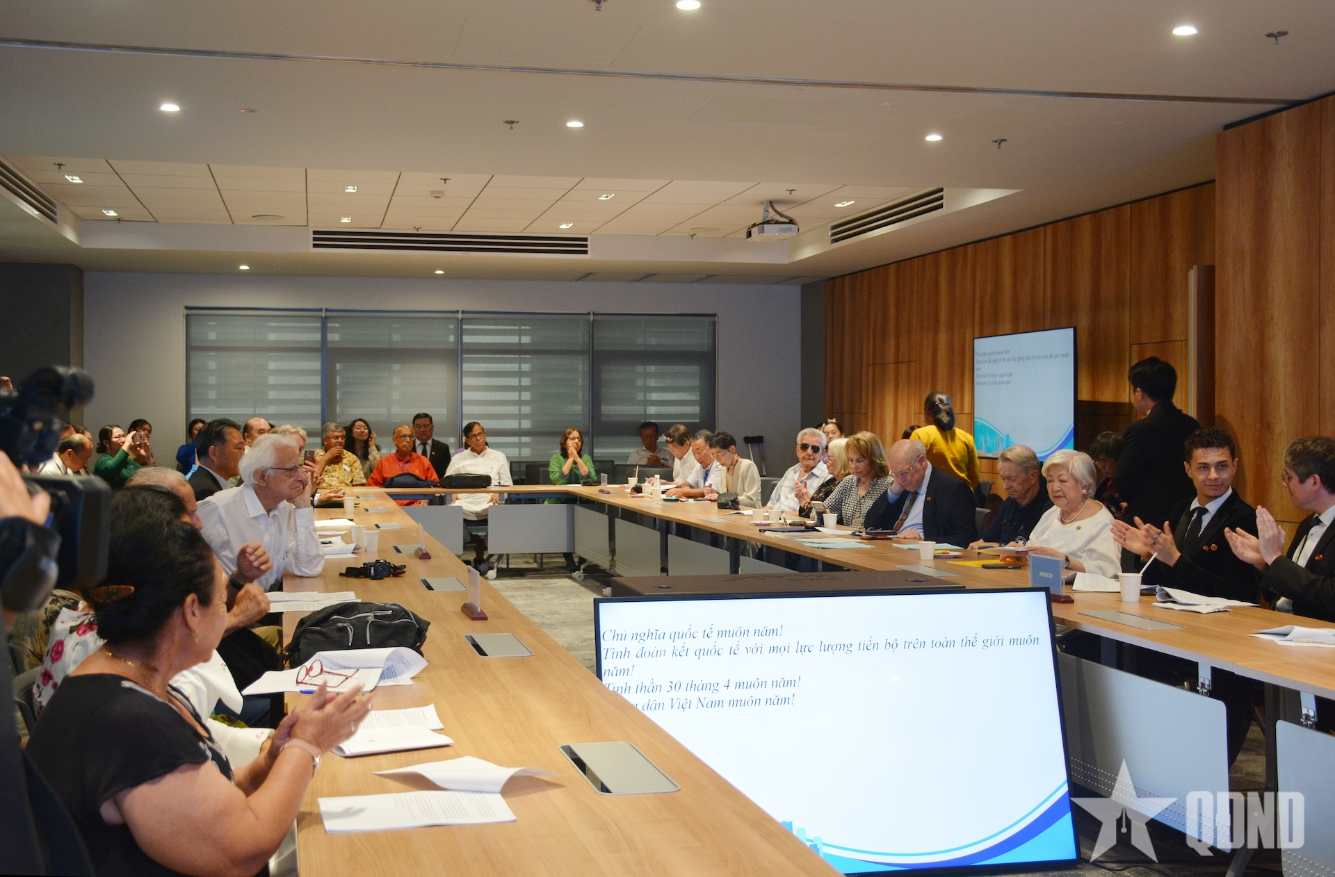 Việt Nam là một, dân tộc Việt Nam là một!